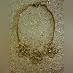Avon SHB Rhinestone Wire Flower necklace